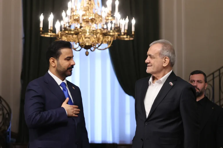 تصویر سیدعباس عراقچی وزیر امور خارجه ایران در دیدار با نخست وزیر عراق و واکنش به پیشنهاد آتش‌بس ترامپ